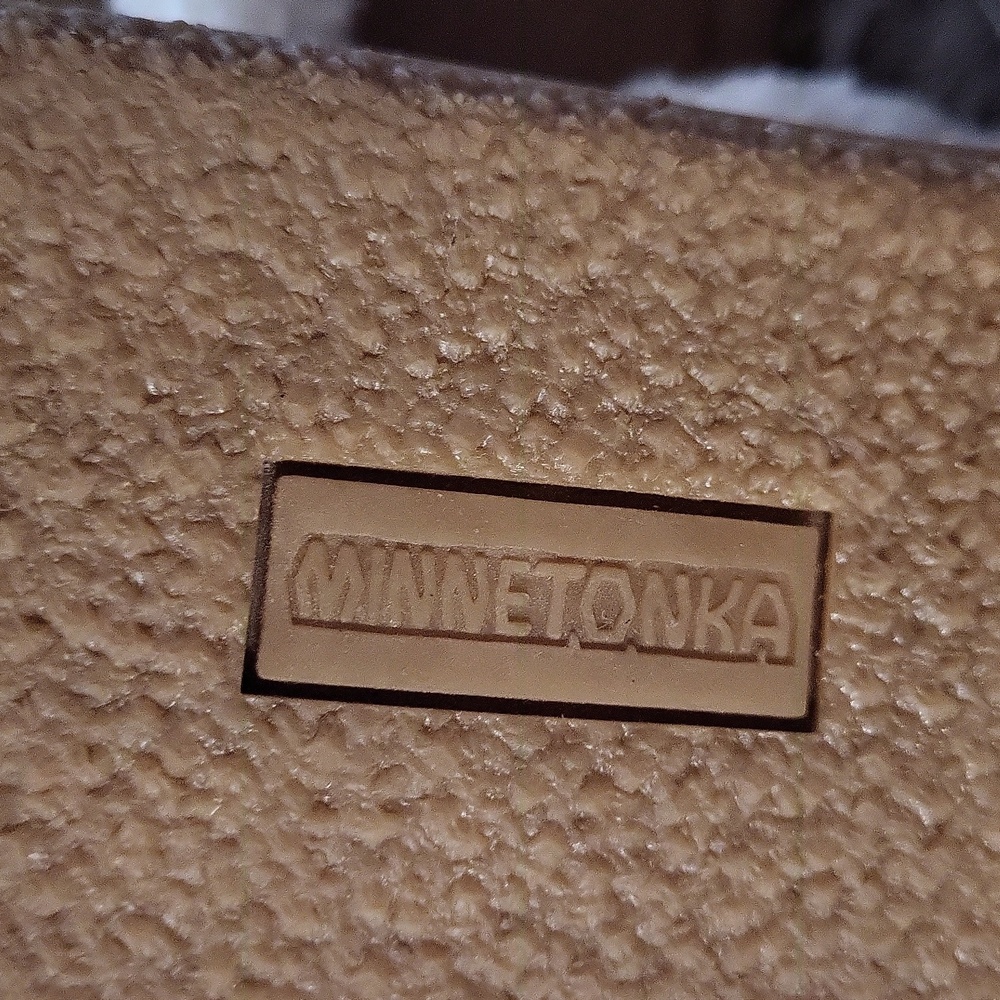 Minnetonka Tan Textured Sole - Picture 4 of 8